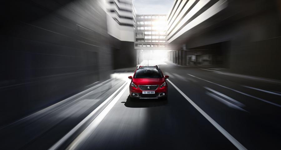  Peugeot 2008 2016 года  (фото 11 из 33)